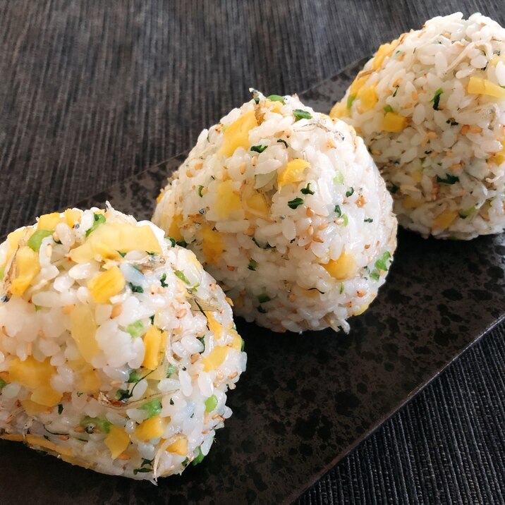 小松菜 たくあん じゃこのおにぎり レシピ 作り方 By あおいうみ 楽天レシピ 小松菜 たくあん じゃこのおにぎり レシピ 作り方 By あおいうみ 楽天レシピ